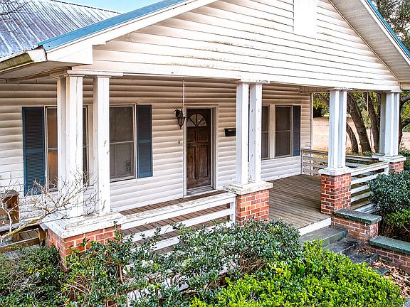 2nd image of 219 W Main St