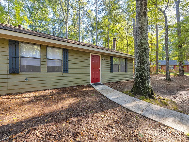 117 Blackmor Ct — Photo 3