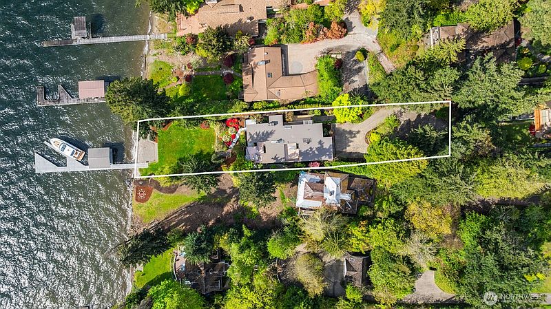 2nd image of 3403 Evergreen Point Road