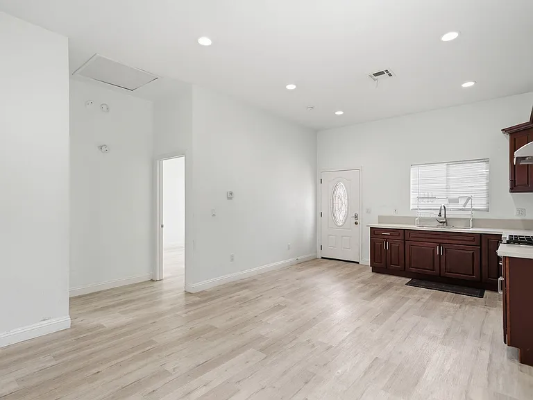 14156 Erin Rd — Photo 2