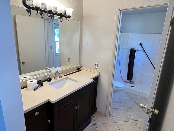 3rd image of 5018 E Larkspur Dr