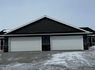 905 Village Ln, Detroit Lakes, MN 56501
