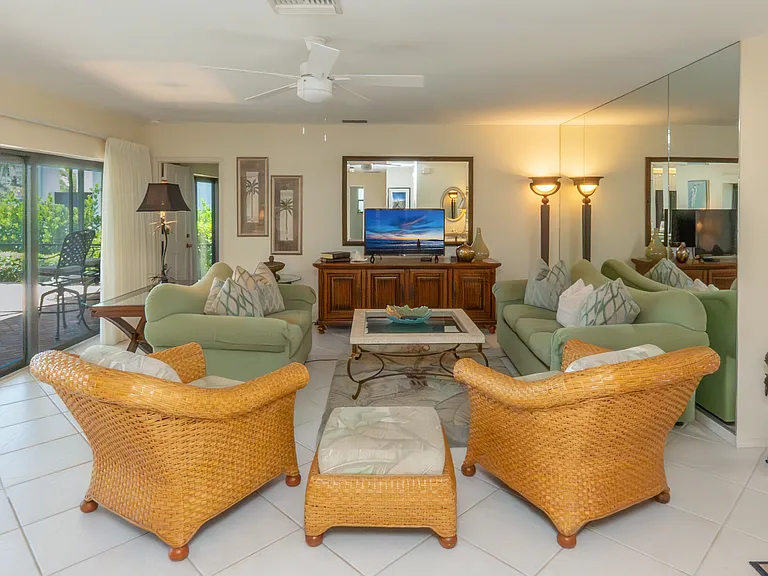 1131 Edington Pl — Photo 7