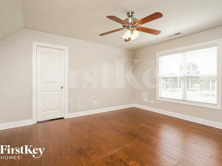 123 Lansdowne Pl — Photo 10