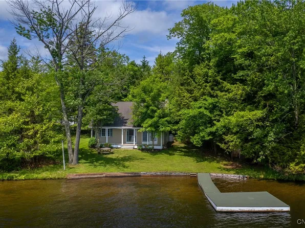 157 Sandy Point Dr, Bernhards Bay, NY 13028