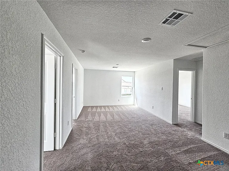 805 Riviera Ct — Photo 10