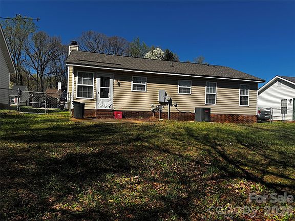 2nd image of 3648 High Laurel Ln
