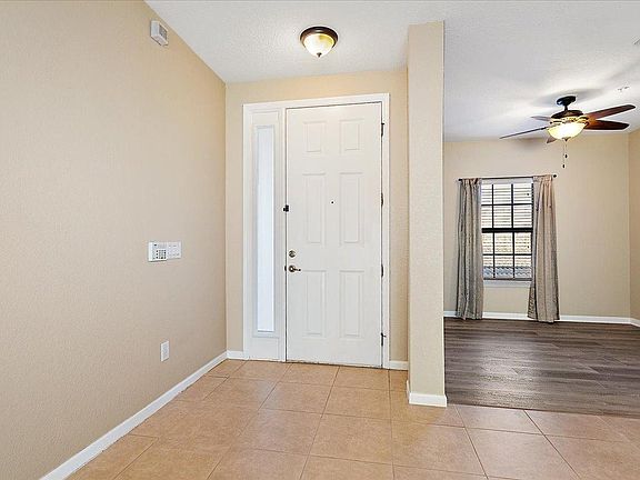 3rd image of 155 Calle El Jardin St #202