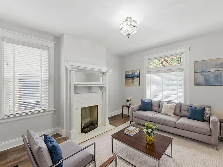 344 Helen St #1 — Photo 4