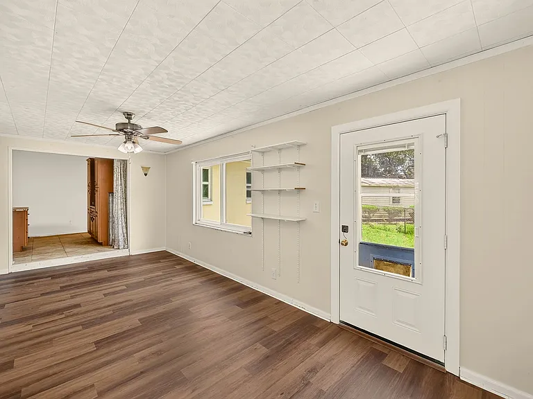 303 Saint Augustine Ave — Photo 20