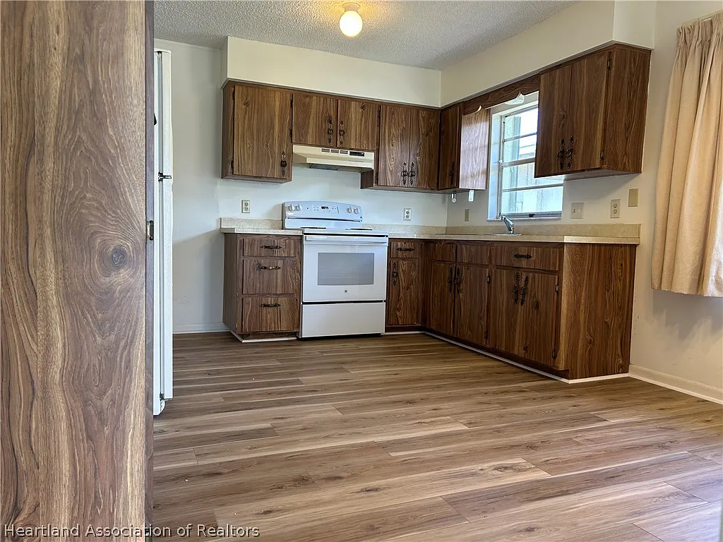 2 bed, 2.0 bath, 988 sqft, $1,350 — Photo 3