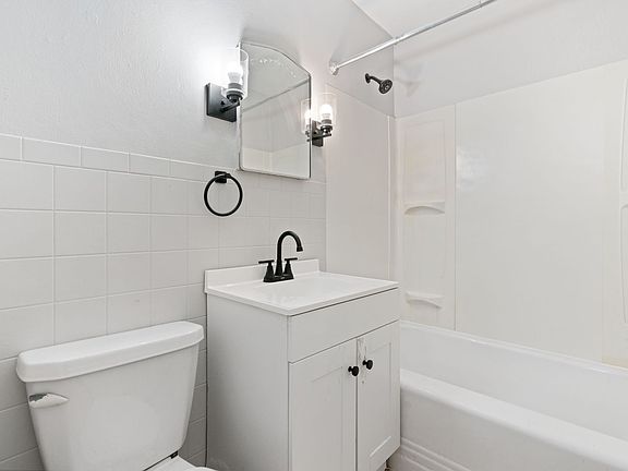 3rd image of 2117 Brownsville Rd APT B33