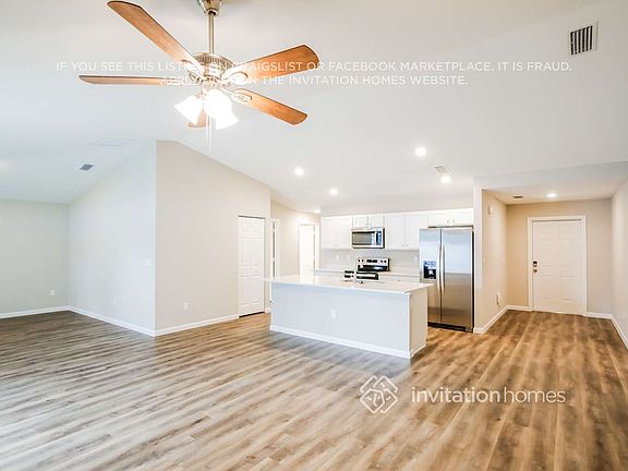 4th image of 1702 SW Airoso Blvd