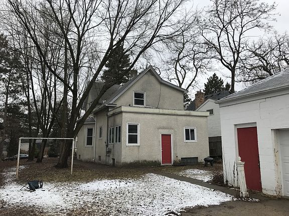 4th image of 119 Cecil St SE #2