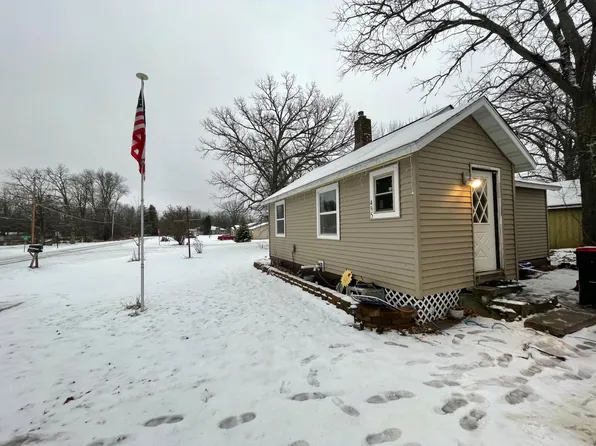 495 NE 2nd Ave, Cohasset, MN 55721