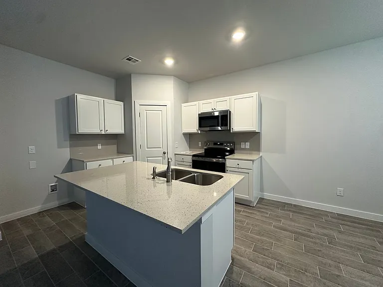 17960 Lantana Loop — Photo 2