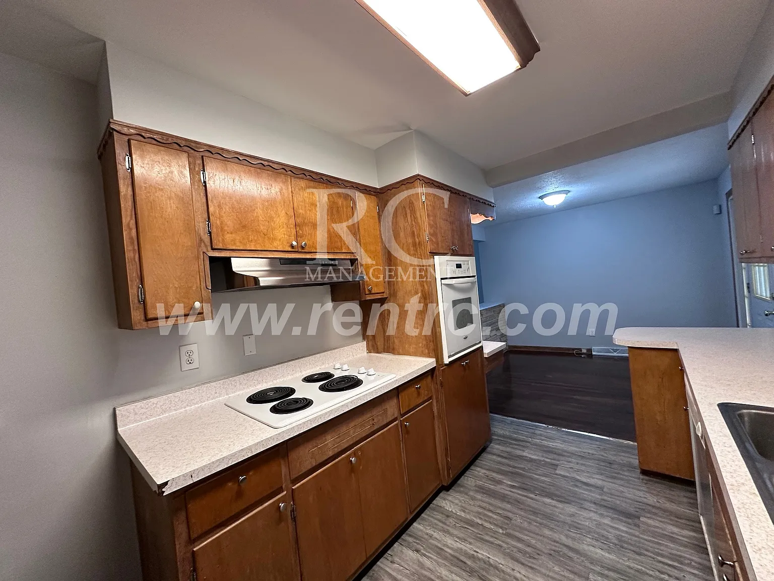 2 bed, 1000 sqft, $925 — Photo 3