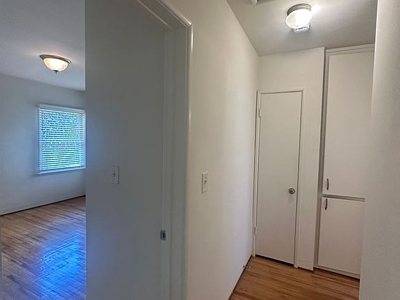 3rd image of 945 14th St #D