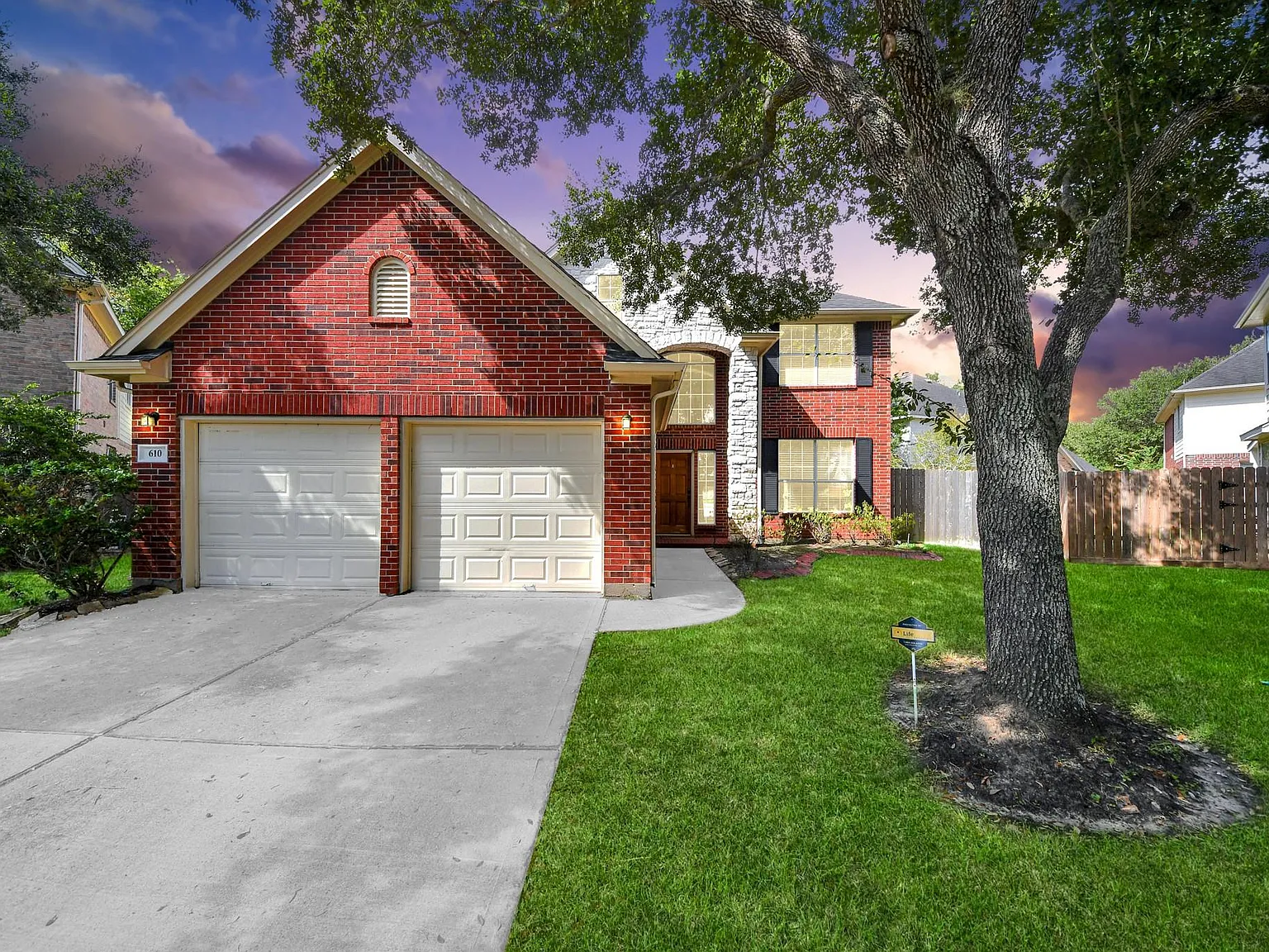 4 bed, 3.5 bath, 2431 sqft, $2,850 — Photo 1