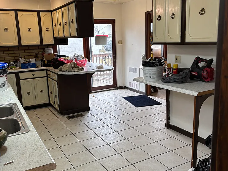 235 Liberty Ave — Photo 4