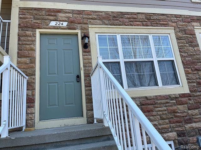 1st image of 224 Park Green Dr