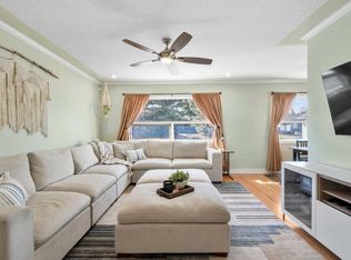 6112 W Buckthorn Rd NW, Calgary, AB T2K2Z1