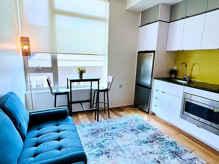 Pladhus Apartments — Photo 19