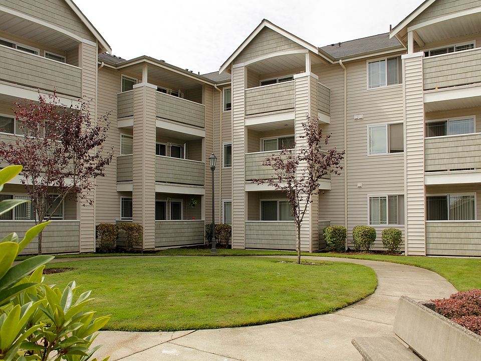 Explore Villas at Lawrence