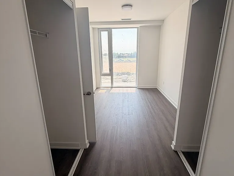 448 Burnhamthorpe Rd W #Townhouse 2 — Photo 11