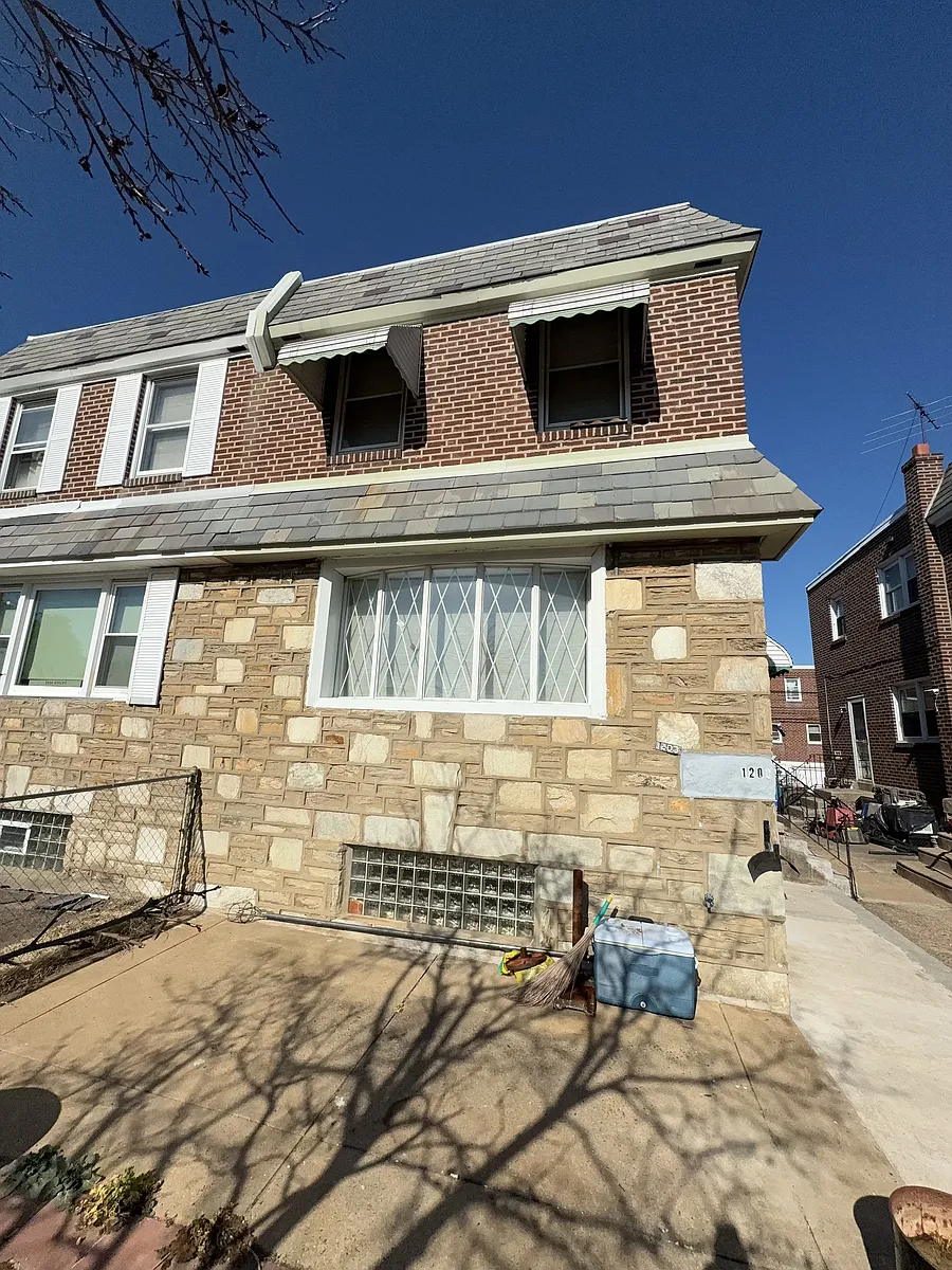 Building Photo - 1203 Disston St