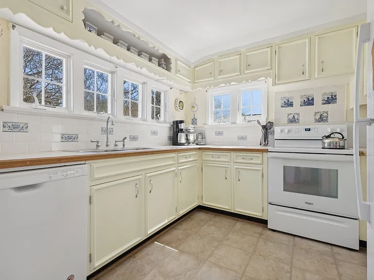 12 Jacqueline Dr — Photo 10