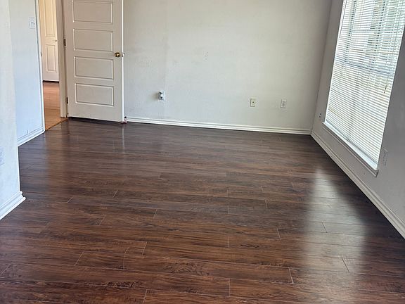 5th image of 419 S Central Ave