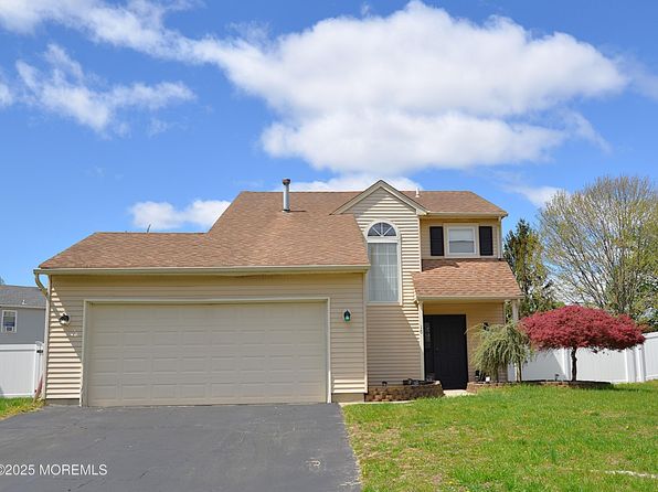 10 Cripple Creek Road, Howell, NJ 07731