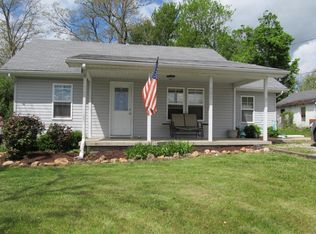 421 S Main St, Nixa, MO 65714