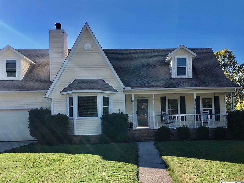 1st image of 1211 Meadow Park Dr SE