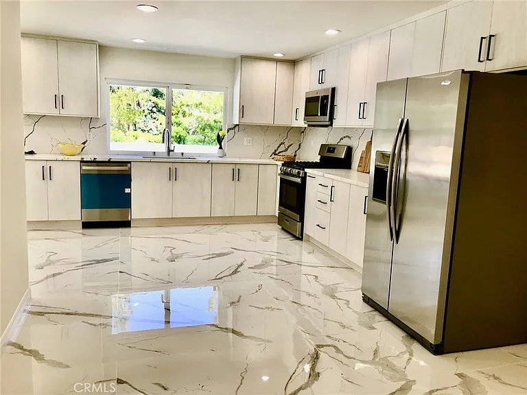 11774 Doral Ave — Photo 21