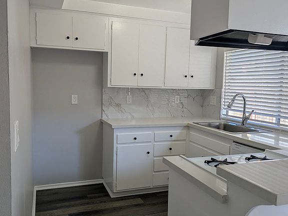 5th image of 17031 Pinehurst Ln #B