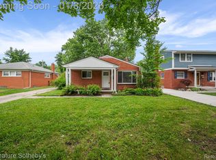 3626 Hillside Dr, Royal Oak, MI 48073