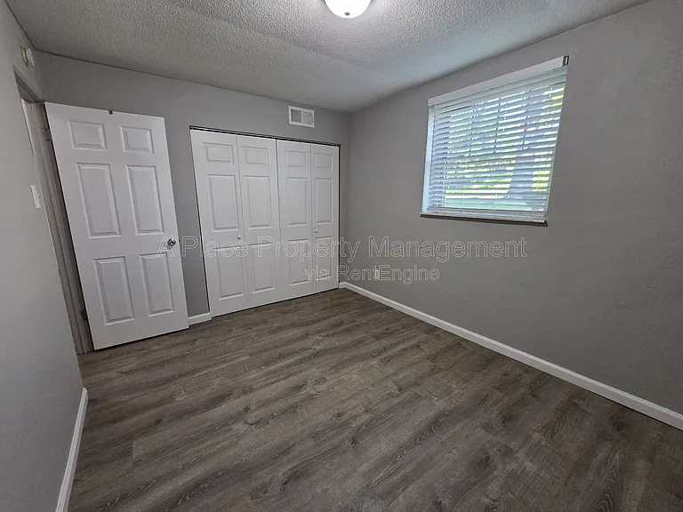 Roseland Terrace Apartments — Photo 4