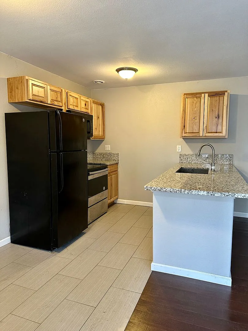 337 N. Merrill Ave — Photo 2