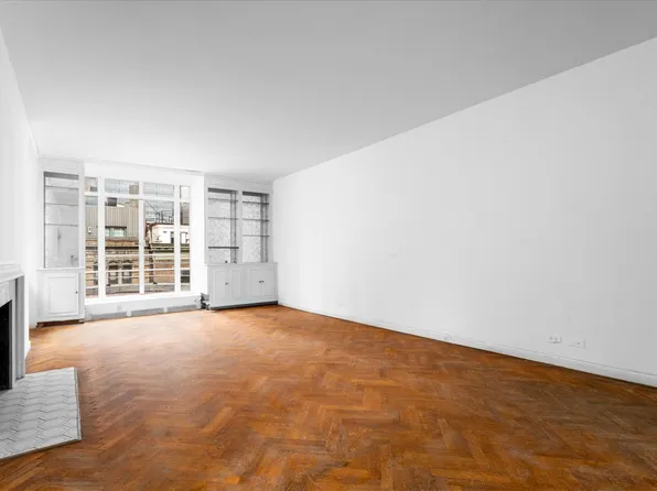 24 West 55th Street image 3 of 11