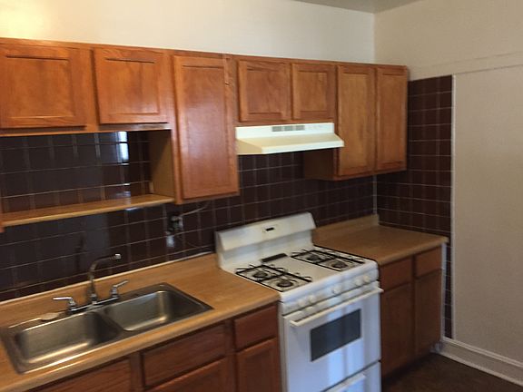 4th image of 7959 S La Salle St #2