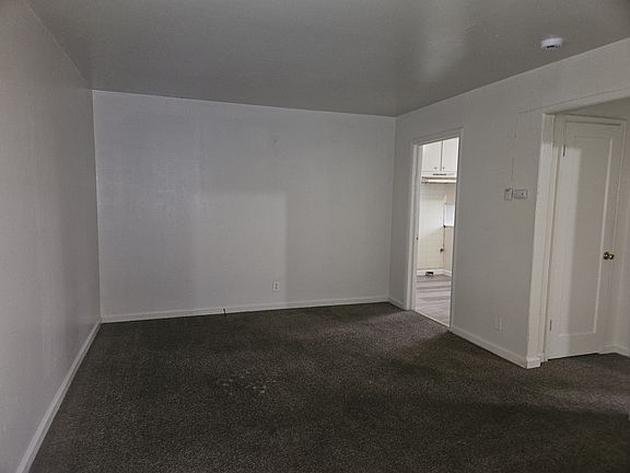2nd image of 1017 E Dakota Ave #1017
