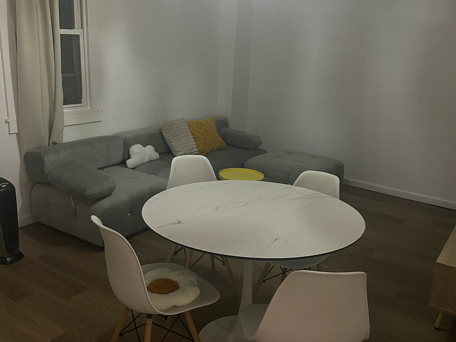 2 bed, 1000 sqft, $1,700 — Photo 2