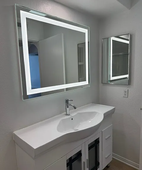 Canoga Luxury Apartments — Photo 30
