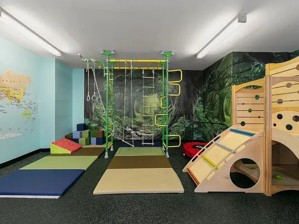 80 Chambers Street image 11 of 13