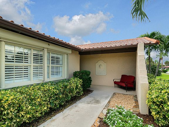 5th image of 645 Barcelona Ct