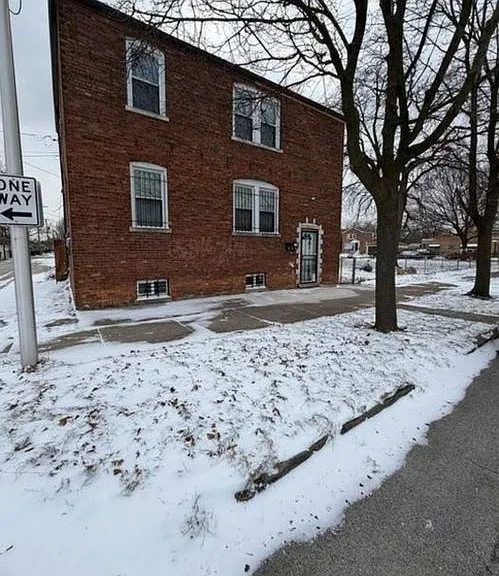 9601 S Harvard Ave — Photo 1
