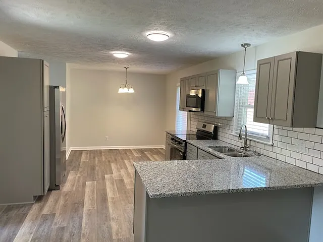 886 Southview Cir — Photo 5