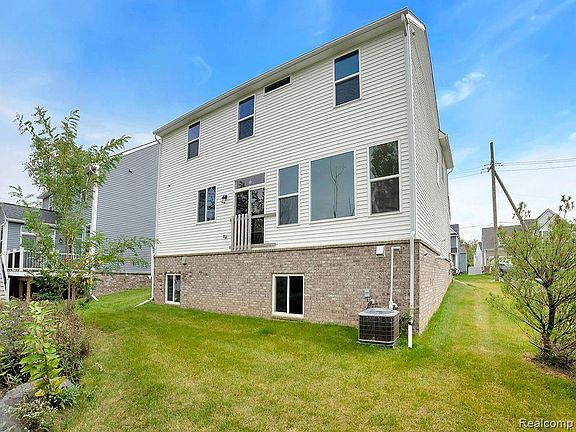 5th image of 113 Wainwright St